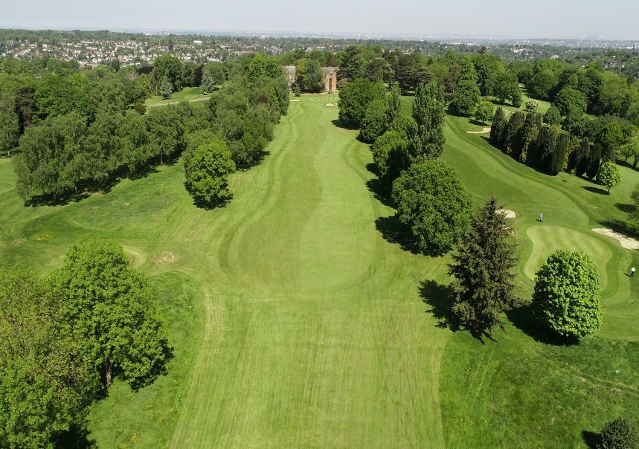 Coulsdon Manor Hotel And Golf Club London Borough of London Borough of Croydon Exterior foto